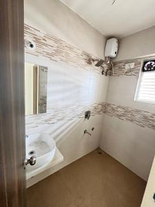 Bathroom Image of 550 Sq.ft 1 BHK Apartment / Flat for sale in Thane West Thane for Rs. 11000000