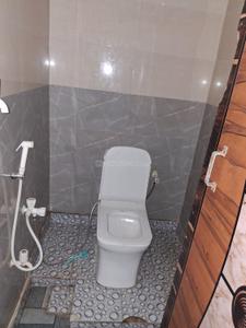 Bathroom Image of 1035 Sq.ft 3 BHK Independent House for rent in Tajganj Agra for Rs. 18000