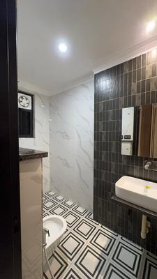 Bathroom Image of 620 Sq.ft 1 RK Independent House for rent in DLF Phase 3 Gurgaon for Rs. 17700