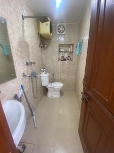 Bathroom Image of 1050 Sq.ft 1 BHK Apartment / Flat for rent in Kohinoor Apartment, Kalkaji New Delhi for Rs. 32000