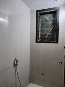 Common Bathroom Image of 500 Sq.ft 1 BHK Apartment / Flat for rent in Jaydeep Prathmesh Towers, Kasarvadavali Thane for Rs. 17202