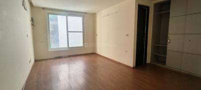 Bedroom Image of 6000 Sq.ft 6 BHK Independent House for sale in Sector 72 Noida for Rs. 75000000