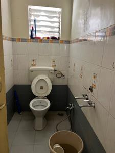 Bathroom Image of 550 Sq.ft 1 BHK Independent House for rent in Kharadi Pune for Rs. 17000