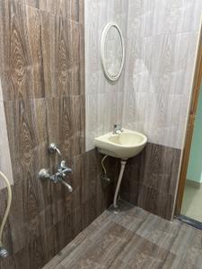 Bathroom Image of 600 Sq.ft 1 BHK Apartment / Flat for rent in Mahadevapura Bengaluru for Rs. 17000