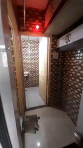 Kitchen Image of 410 Sq.ft 1 BHK Apartment / Flat for rent in Kandivali West Mumbai for Rs. 25500