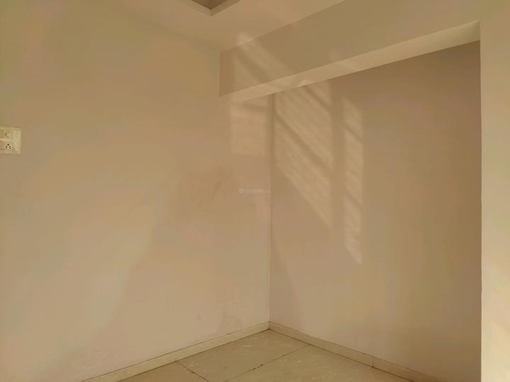 Strawberry The Address Main Image 1