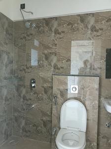 Bathroom Image of 1000 Sq.ft 3 BHK Apartment / Flat for rent in VTP Township Codename Pegasus , Kharadi Pune for Rs. 28000