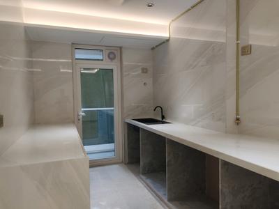 Kitchen Image of 1700 Sq.ft 3 BHK Apartment / Flat for sale in Gurukrupa Alaknanda, Vile Parle West Mumbai for Rs. 78000000
