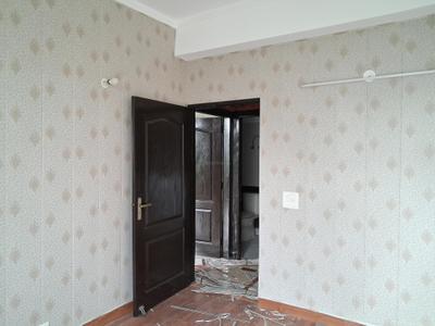 Bedroom Image of 1000 Sq.ft 2 BHK Apartment / Flat for sale in Amrapali Platinum, Sector 119 Noida for Rs. 9050000