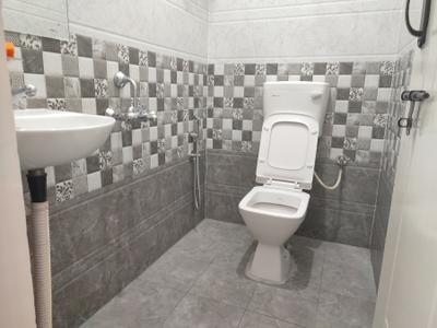 Bathroom Image of 600 Sq.ft 1 BHK Builder Floor for rent in Arakere Bengaluru for Rs. 16500