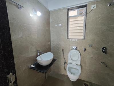 Bathroom Image of 1250 Sq.ft 3 BHK Apartment / Flat for rent in Vile Parle West Mumbai for Rs. 160000