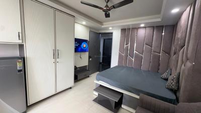 Bedroom Image of 400 Sq.ft 1 RK Independent House for rent in DLF Phase 3 Gurgaon for Rs. 25000