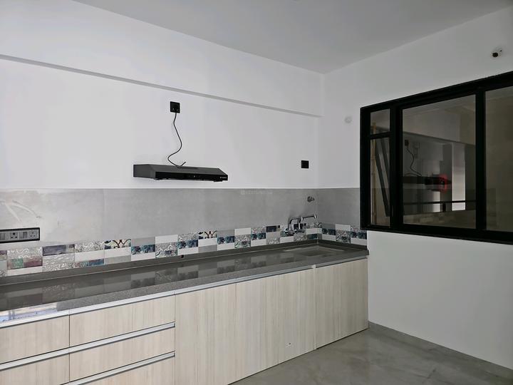 Unique Youtopia Main Image 1