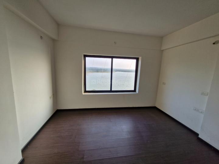 Silver lake vista Main Image 1