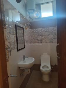 Bathroom Image of 1500 Sq.ft 2 BHK Apartment / Flat for rent in Chinhat Lucknow for Rs. 29000