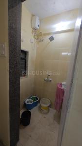 Bathroom Image of 400 Sq.ft 1 BHK Apartment / Flat for rent in Worli Mumbai for Rs. 45000