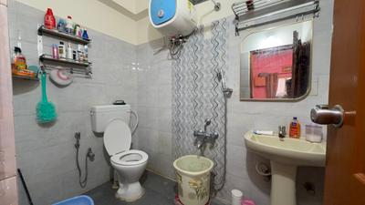 SLV Royal Bathroom One 3