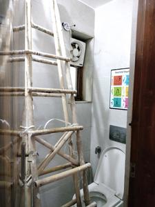 Common Bathroom One Image of 1400 Sq.ft 3 BHK Apartment / Flat for rent in CGHS Harsukh Apartments, Sector 7 Dwarka New Delhi for Rs. 52000