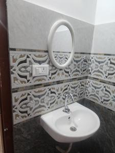 Bathroom Image of 500 Sq.ft 1.5 BHK Apartment / Flat for rent in Mahabhairab Tezpur for Rs. 12000