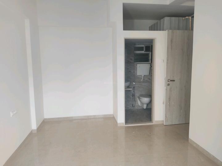 Unique Ivana Main Image 1