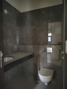Common Bathroom Image of 1025 Sq.ft 2 BHK Apartment / Flat for sale in Sheth 72 West, Andheri West Mumbai for Rs. 34000000