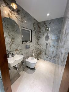 Bathroom Image of 600 Sq.ft 1 BHK Apartment / Flat for sale in Alpinepeak Seasons, Naigaon East Naigaon for Rs. 3400000