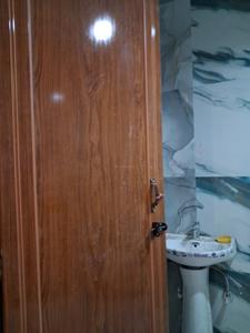Common Bathroom Image of 950 Sq.ft 2 BHK Apartment / Flat for sale in Hark Sai Homes 4, Sector 49 Noida for Rs. 3900000