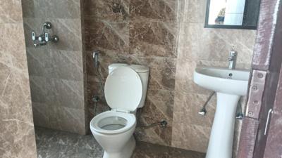 Bathroom Image of 766 Sq.ft 2 BHK Apartment / Flat for sale in Prateek Grand City, Siddharth Vihar Ghaziabad for Rs. 8640000