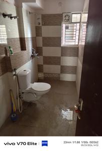 Bathroom Image of 985 Sq.ft 3 BHK Apartment / Flat for rent in Natural City Lake Town, Patipukur Kolkata for Rs. 32000