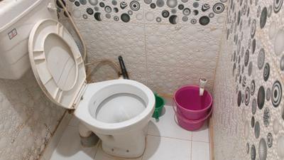 Bathroom Image of 270 Sq.ft 1 BHK Builder Floor for sale in Mayur Vihar Phase 3 New Delhi for Rs. 3500000