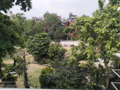 Living Room Image of 1200 Sq.ft 3 BHK Builder Floor for rent in Vikaspuri New Delhi for Rs. 32000