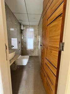 Bathroom Image of 1200 Sq.ft 3 BHK Apartment / Flat for sale in Borivali West Mumbai for Rs. 38000000