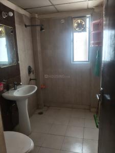 Bathroom Image of 1500 Sq.ft 3.5 BHK Apartment / Flat for rent in Skytech Matrott, Sector 76 Noida for Rs. 36000