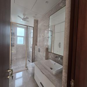 Bathroom Image of 2900 Sq.ft 4 BHK Builder Floor for sale in Vasant Vihar New Delhi for Rs. 190000000