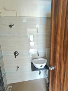 Bathroom Image of 650 Sq.ft 2 BHK Apartment / Flat for sale in Santacruz East Mumbai for Rs. 17500000