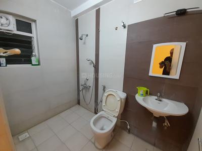 Bathroom Image of 2050 Sq.ft 4 BHK Apartment / Flat for rent in Casagrand Utopia, Manapakkam Chennai for Rs. 60000