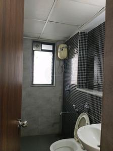 Common Bathroom Image of 1200 Sq.ft 3 BHK Apartment / Flat for rent in Lodha Lakeshore Greens, Palava Phase 2 Thane for Rs. 18500