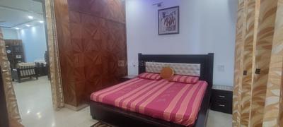 Bedroom Image of 1500 Sq.ft 3 BHK Builder Floor for rent in Rajouri Garden New Delhi for Rs. 50000
