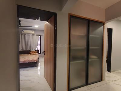 Bedroom Image of 1980 Sq.ft 3 BHK Apartment / Flat for rent in Paldi Ahmedabad for Rs. 36000
