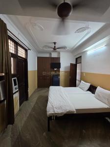 Bedroom Image of 300 Sq.ft 1 RK Apartment / Flat for rent in Sarita Vihar New Delhi for Rs. 20000