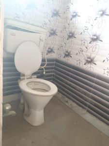 Bathroom Image of 2200 Sq.ft 6 BHK Apartment / Flat for rent in Purba Barisha Kolkata for Rs. 60000