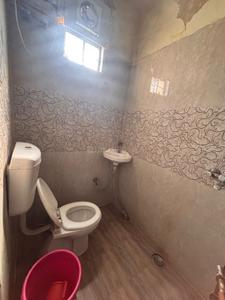 Bathroom Image of 2720 Sq.ft 3 BHK Builder Floor for rent in Khajuri Colony Varanasi for Rs. 25000