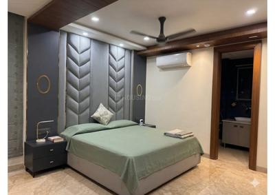 Bedroom Image of 1800 Sq.ft 3 BHK Builder Floor for sale in Rajouri Garden New Delhi for Rs. 35000000