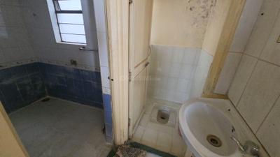 Bathroom Image of 600 Sq.ft 1 BHK Apartment / Flat for rent in Anand Nagar, Sinhagad Road Pune for Rs. 20000