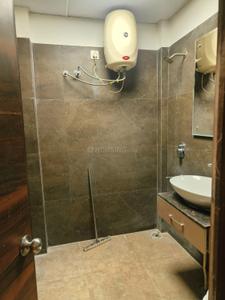 Bathroom Image of 1350 Sq.ft 3 BHK Builder Floor for rent in Silver City Extension Zirakpur for Rs. 30000