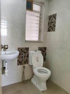 Common Bathroom Image of 612 Sq.ft 2 BHK Apartment / Flat for rent in Mahindra Happinest Kalyan, Bhiwandi Thane for Rs. 17000