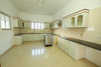 Kitchen Image of 5000 Sq.ft 4 BHK Independent House for sale in Panaiyur, Sholinganallur Chennai for Rs. 60000000