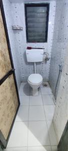 Bathroom Image of 560 Sq.ft 1 BHK Apartment / Flat for rent in Borivali West Mumbai for Rs. 35000