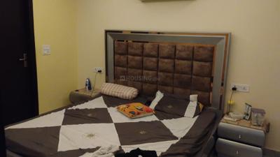 Bedroom Image of 1150 Sq.ft 3 BHK Builder Floor for rent in Vasant Vihar New Delhi for Rs. 45000
