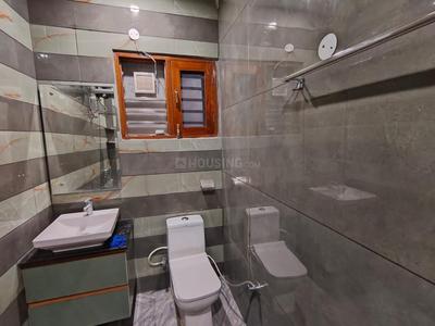 Bathroom Image of 400 Sq.ft 2 BHK Apartment / Flat for rent in Sector 66 Mohali for Rs. 24000